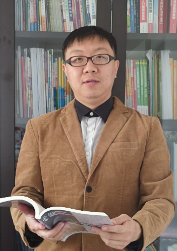 魏伟